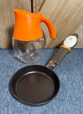 Breakfast Combo Joie Glass Syrup Dispenser & "Small Fry" Mini Nonstick Egg Pan